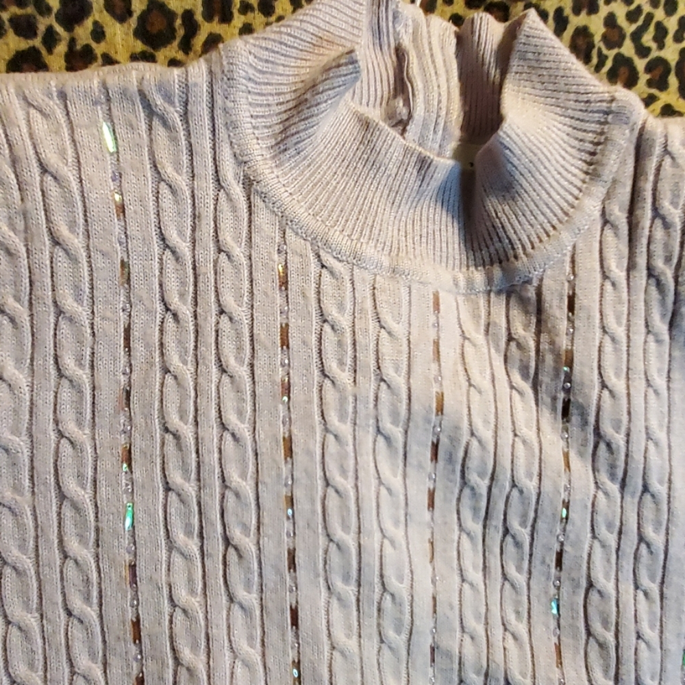 Top - Picture 2 of 4